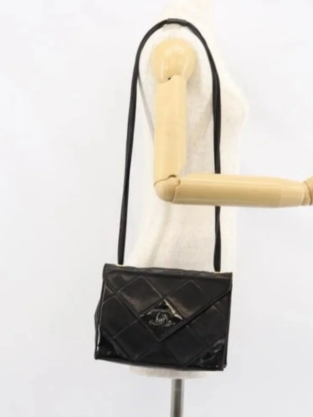 CHANEL Matelasse Shoulder Bag Lamb Skin Black Gold CC Auth BA8034